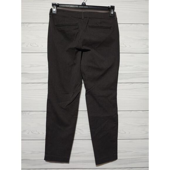 Womens Old Navy Mid Rise Pixie sz 4 - Picture 3 of 4